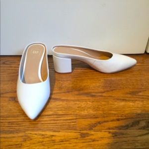 Gap leather block heeled mule